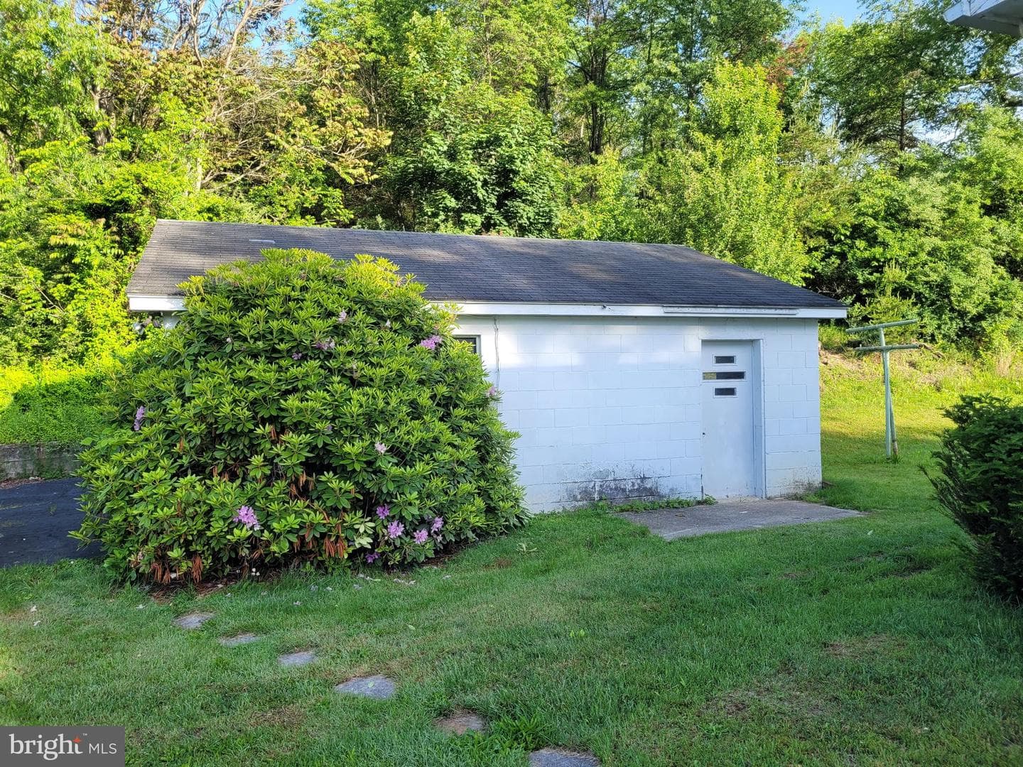 155 Hyndman Rd photo 41