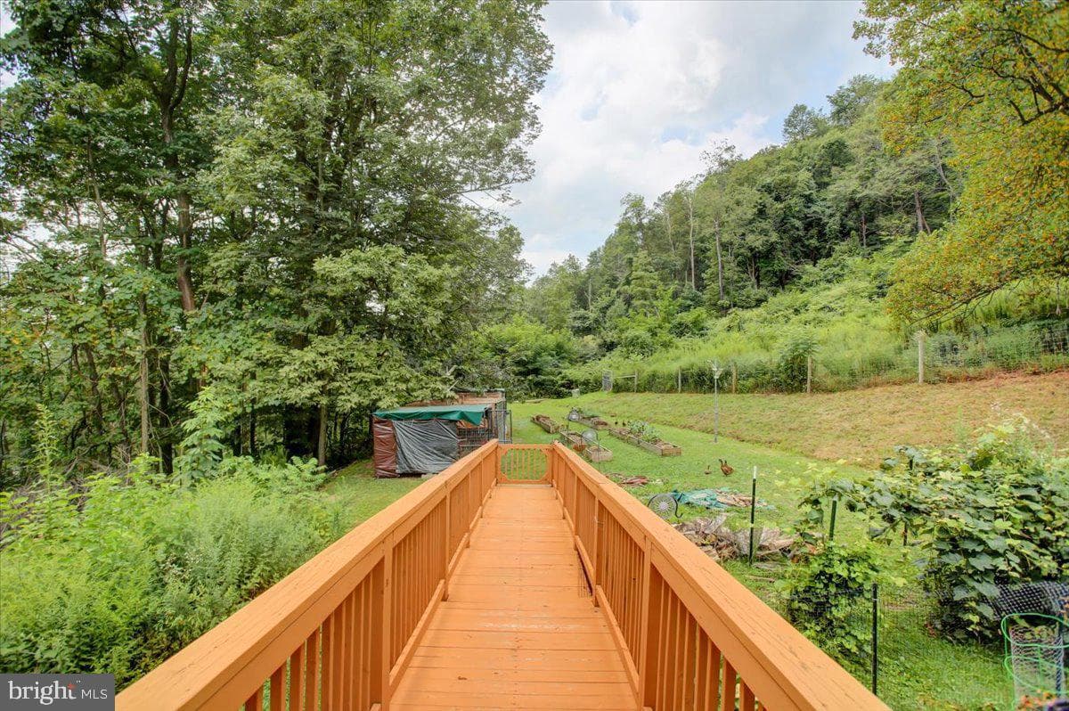 855 Lincoln Highway photo 12