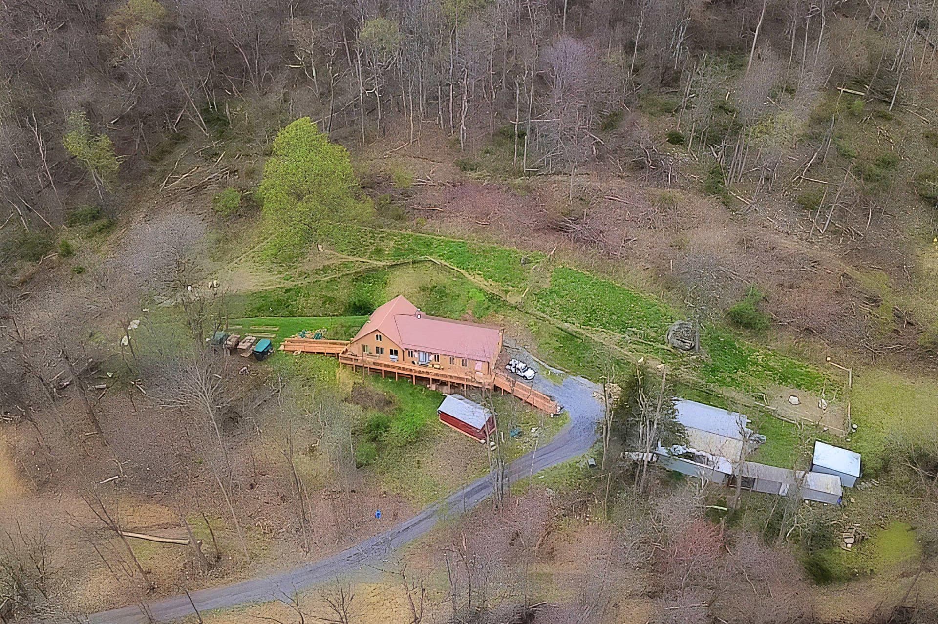 855 Lincoln Highway, Schellsburg