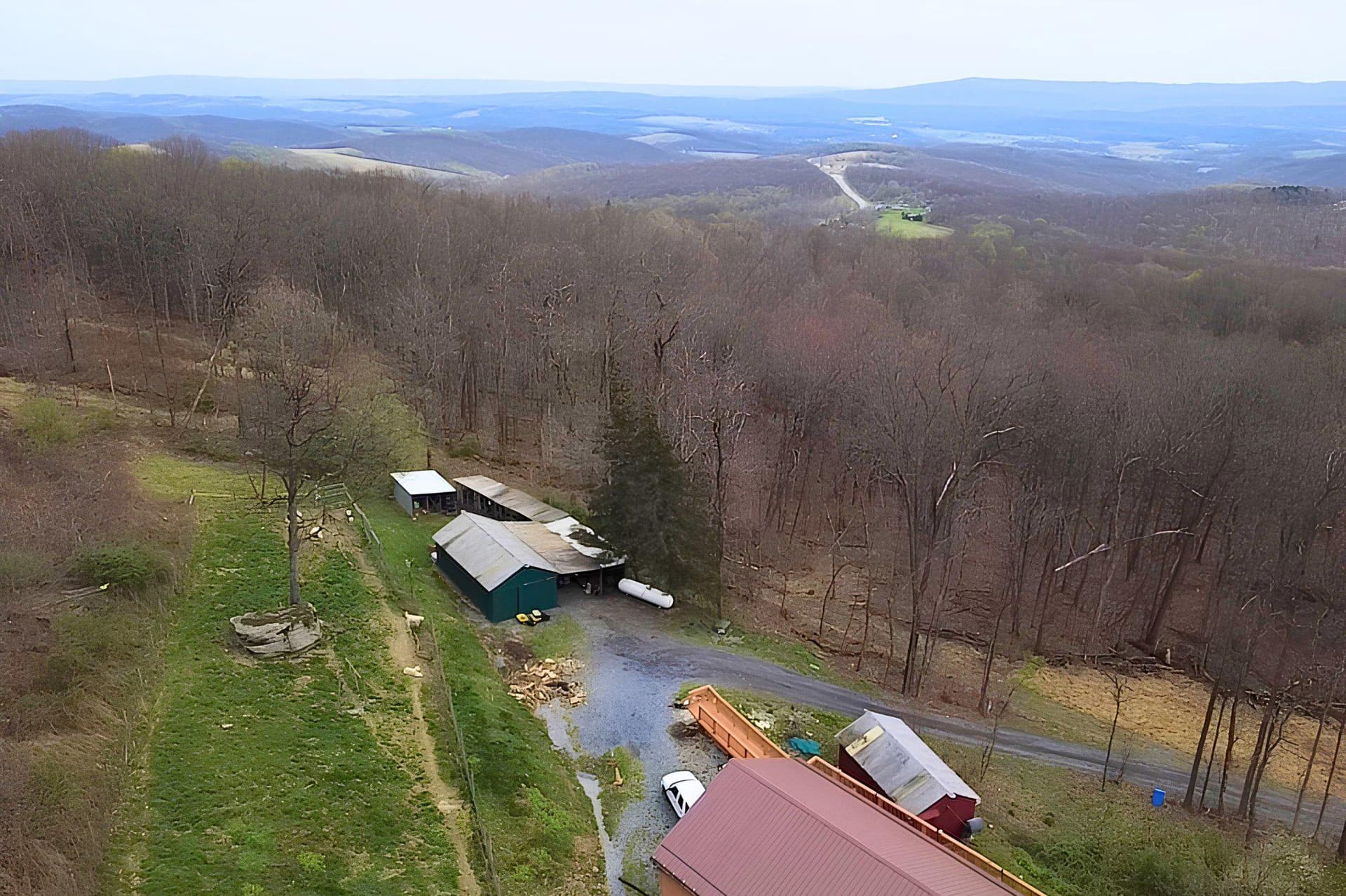 855 Lincoln Highway photo 3