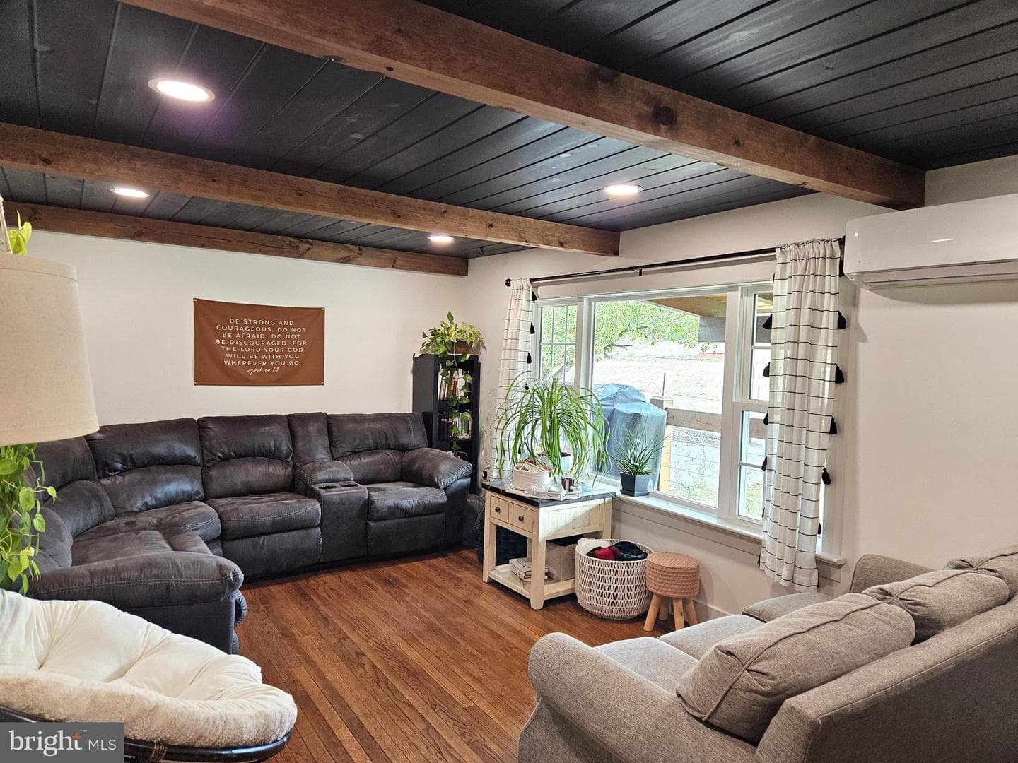 2594 Madley Hollow Road photo 5