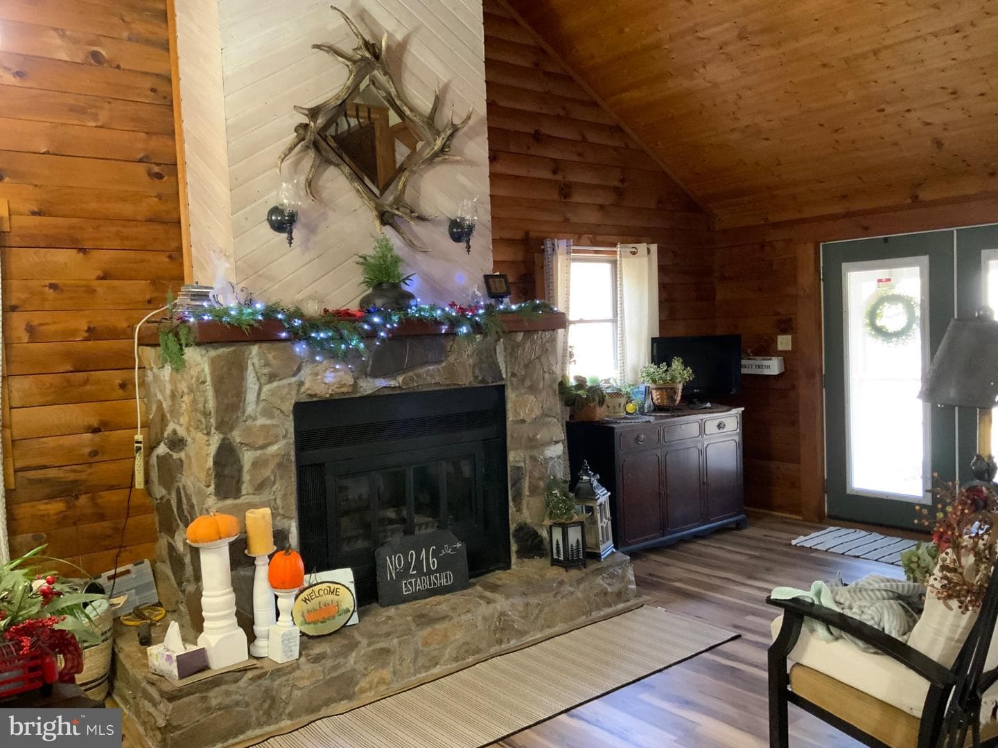 216 Cove Street photo 5