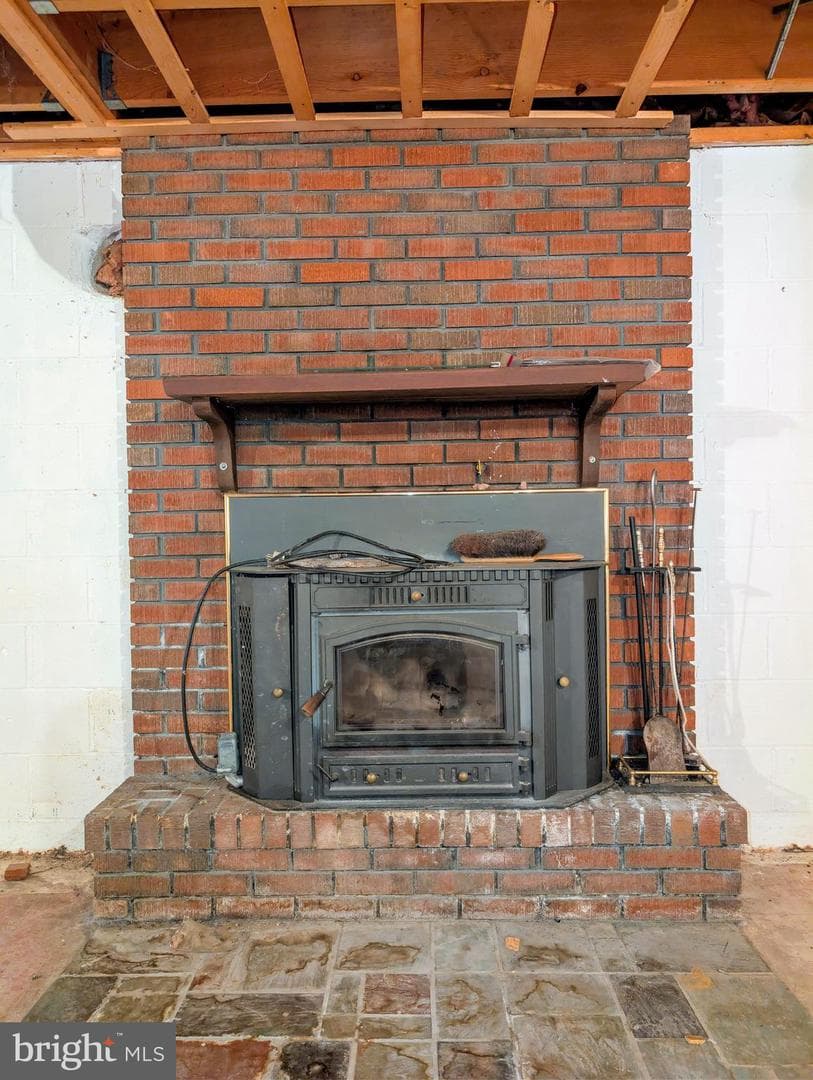 619 N Spring Street photo 16
