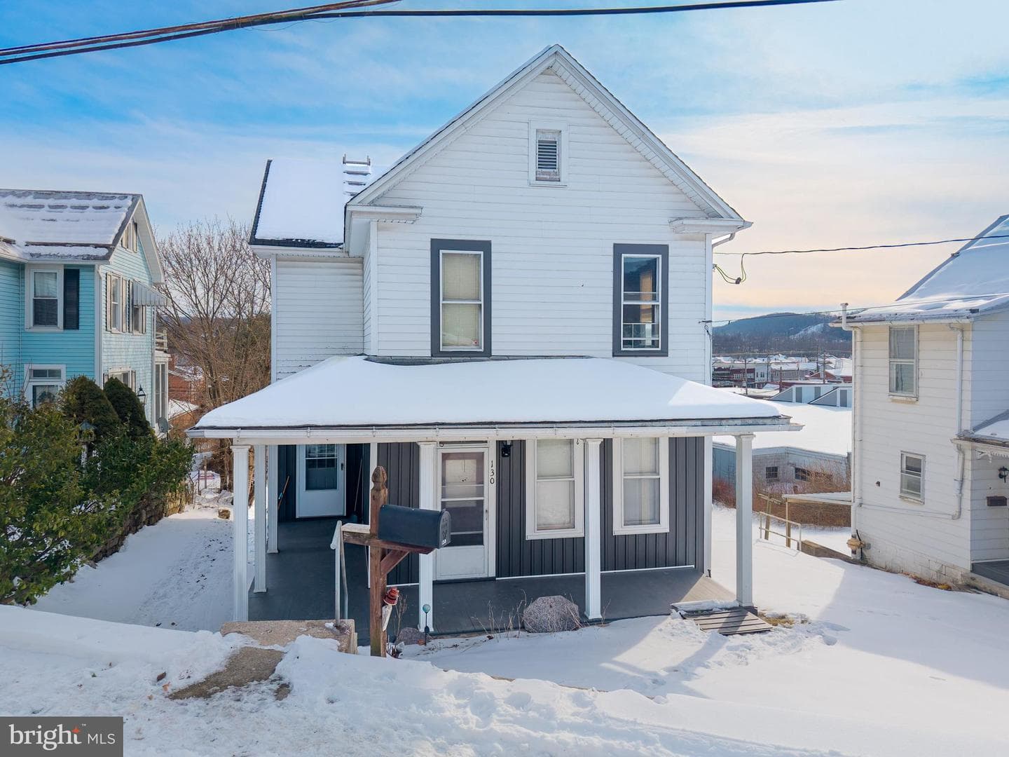 130 E 1st Street, Everett