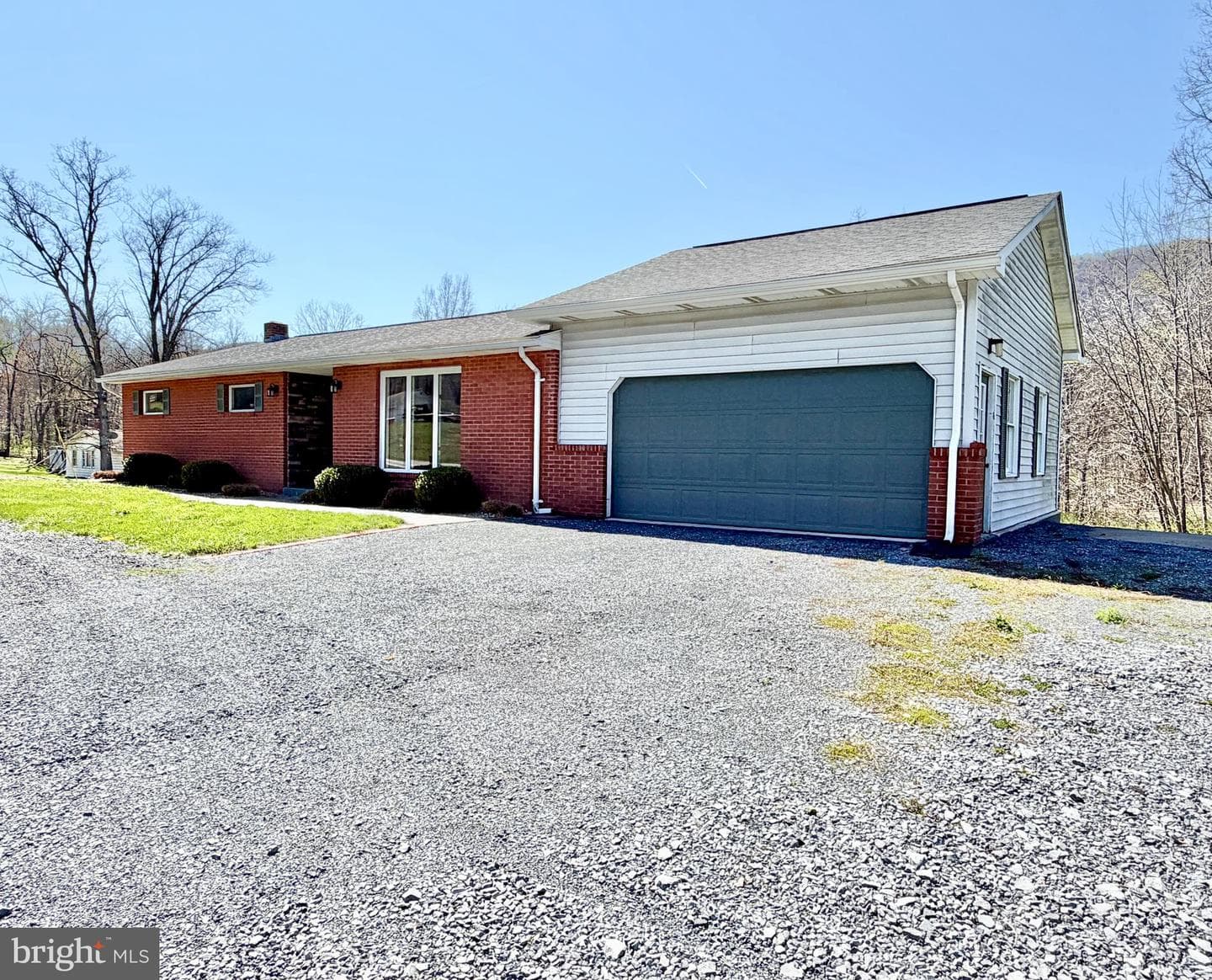 1997 Raystown Road photo 3