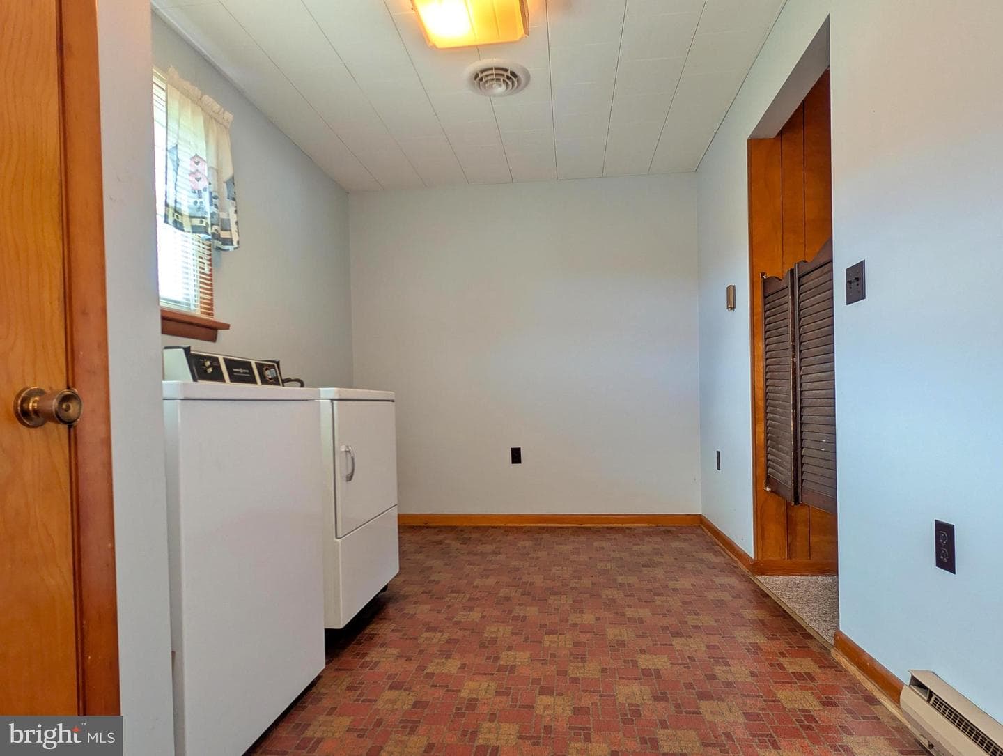 237 Water Street photo 8