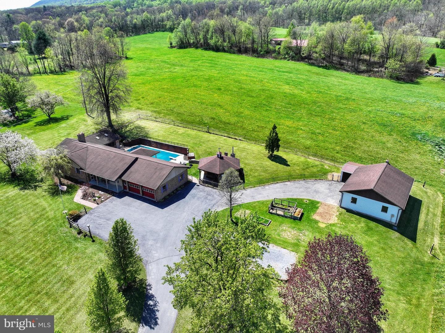 2679 Raystown Road photo 10