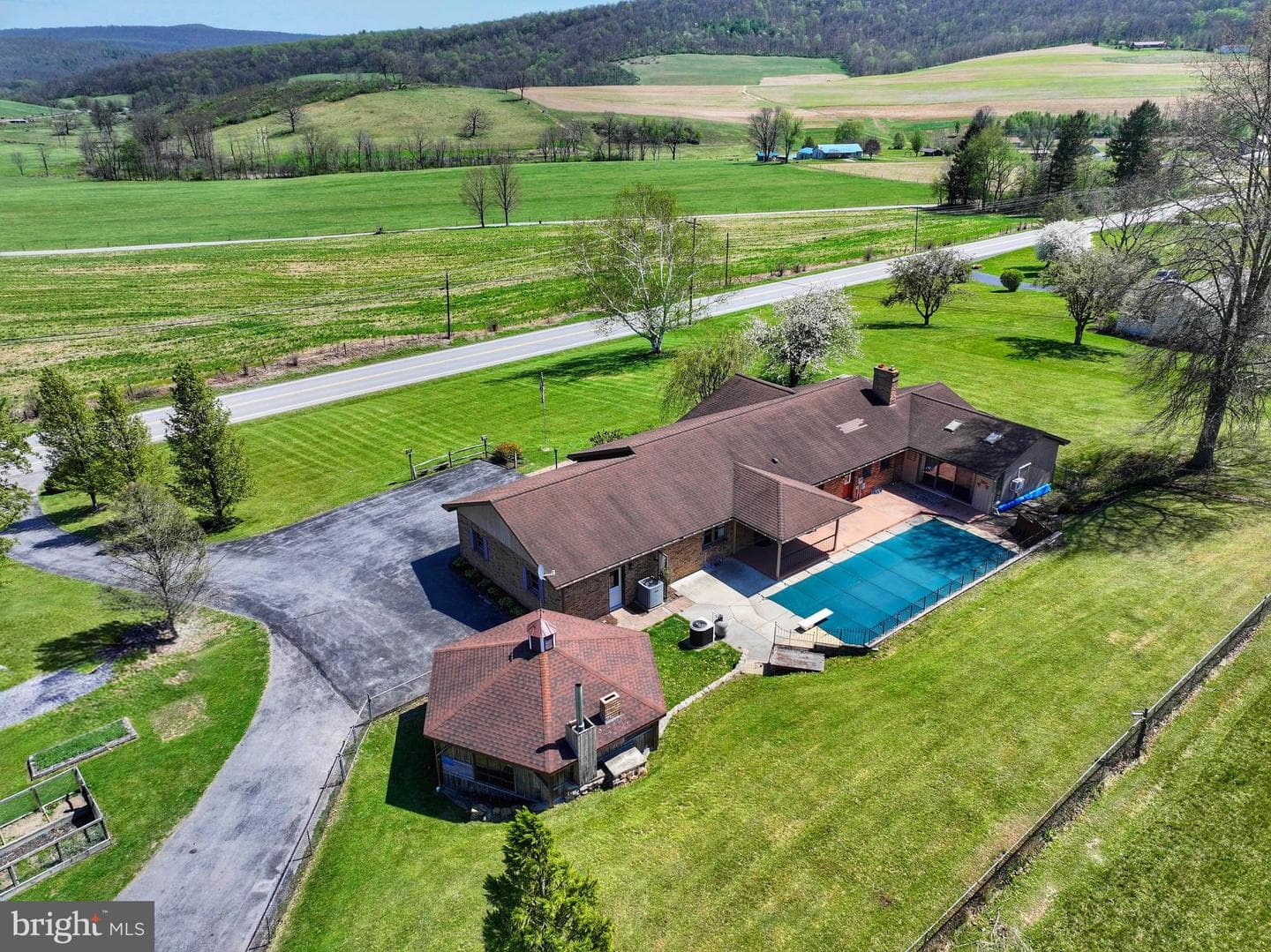 2679 Raystown Road photo 11