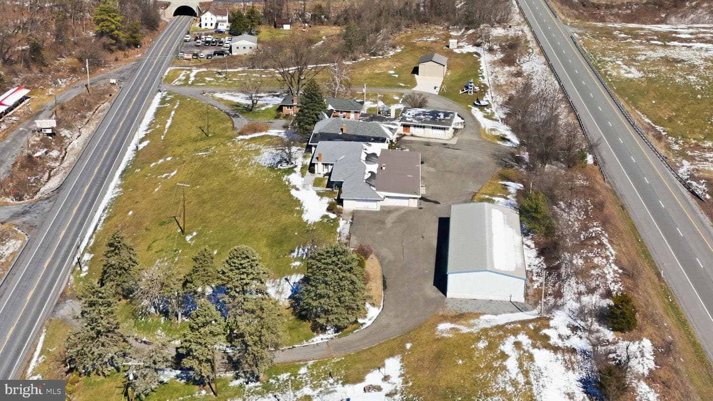 501 Breezewood Road S photo 10