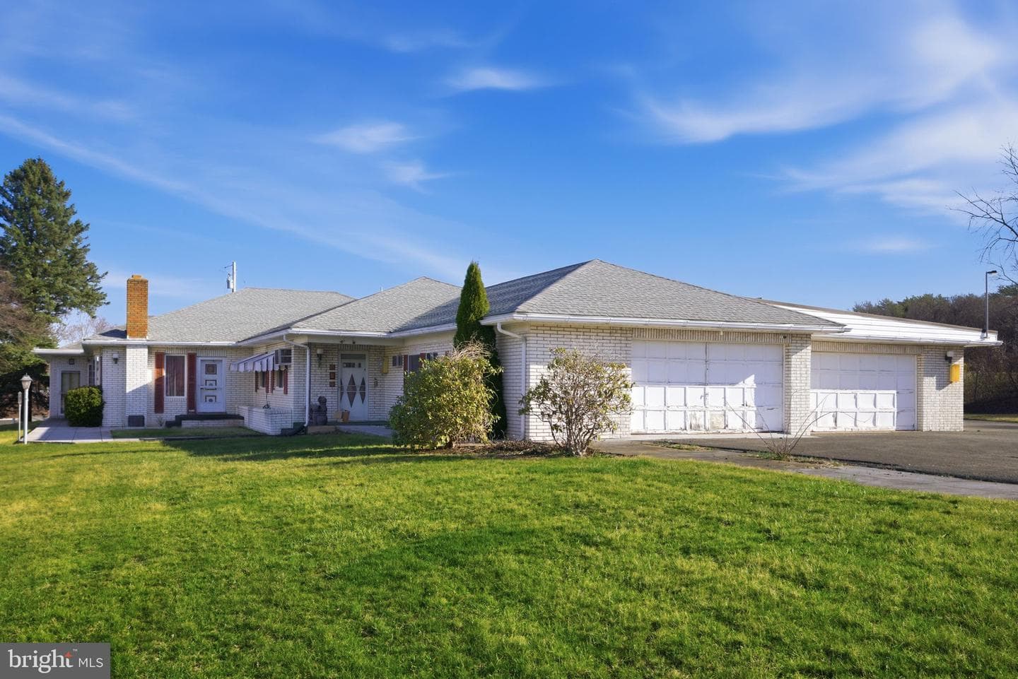 501 Breezewood Road S, Breezewood