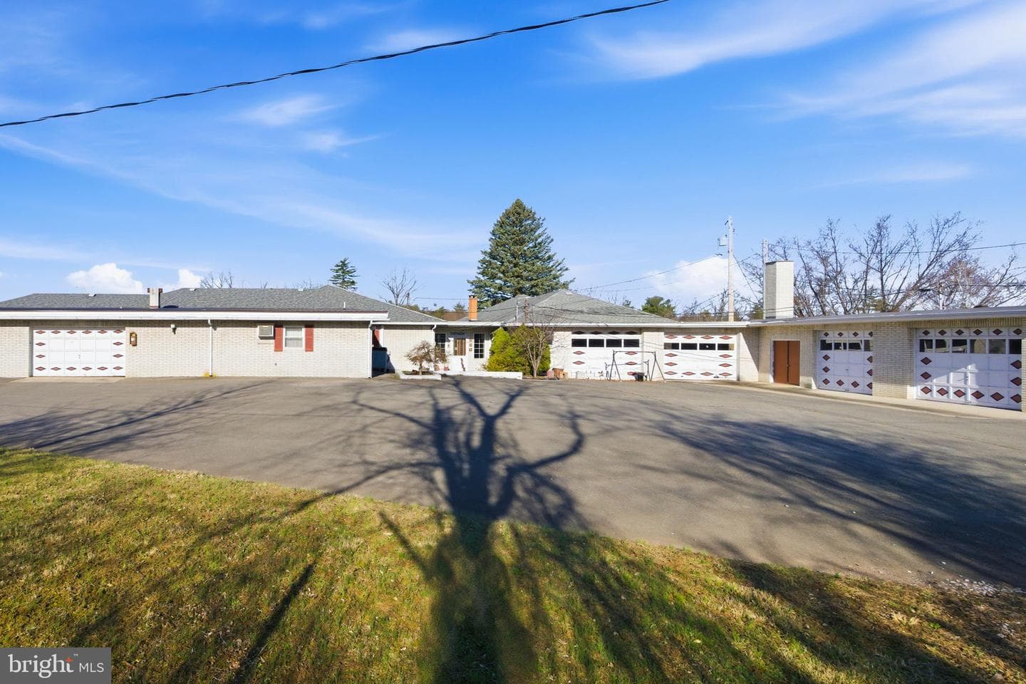 501 Breezewood Road S photo 4