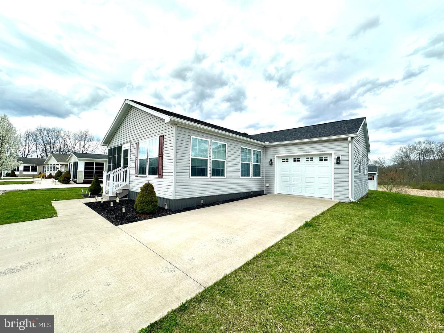 161 Serenity Circle photo 4