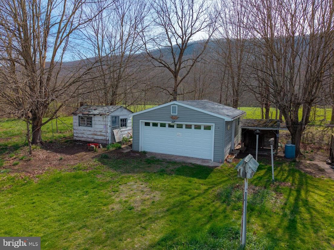 7016 Hyndman Road photo 33