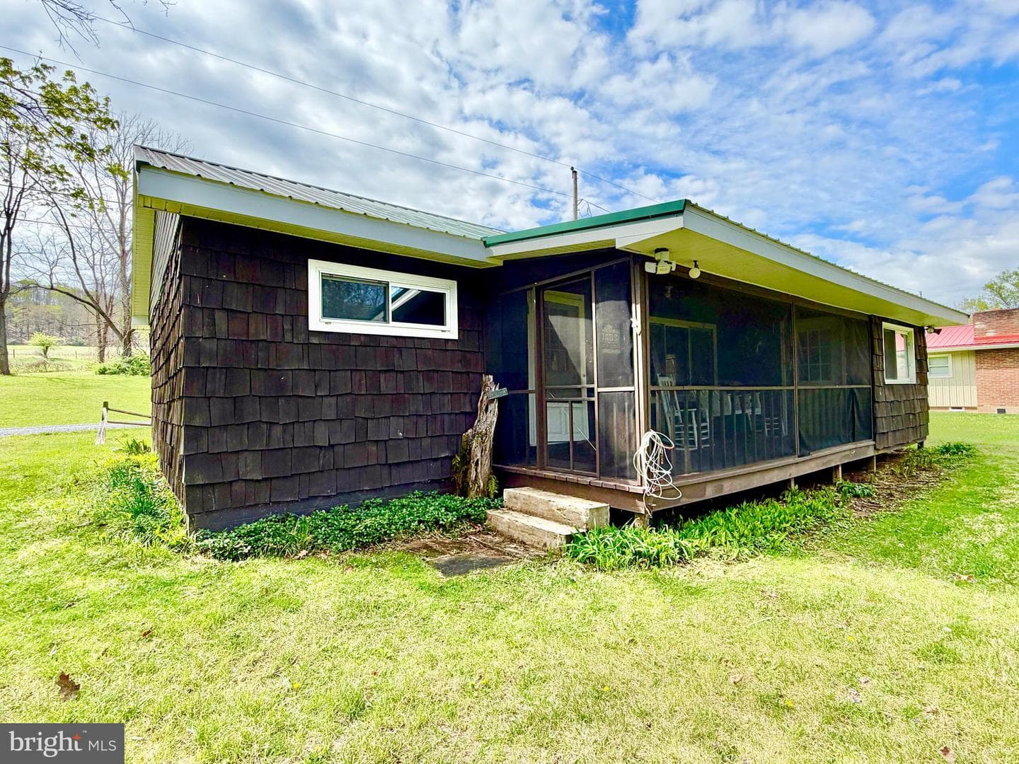 457 Cove Street photo 2