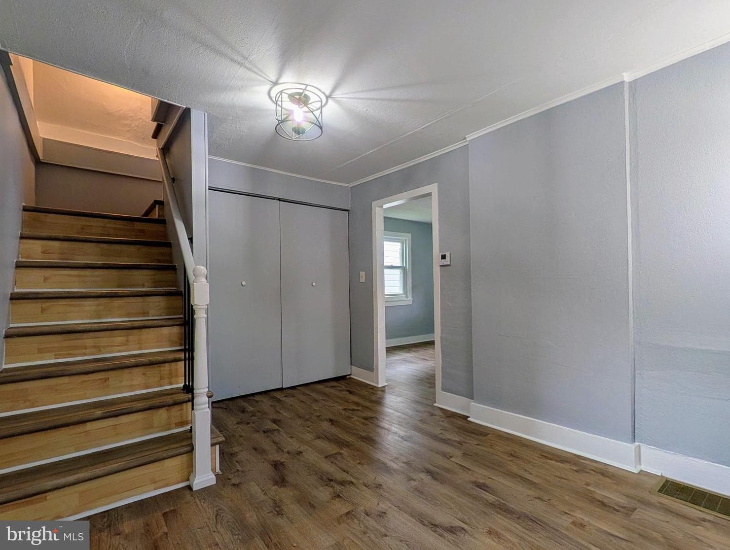 313 E Penn Street photo 11
