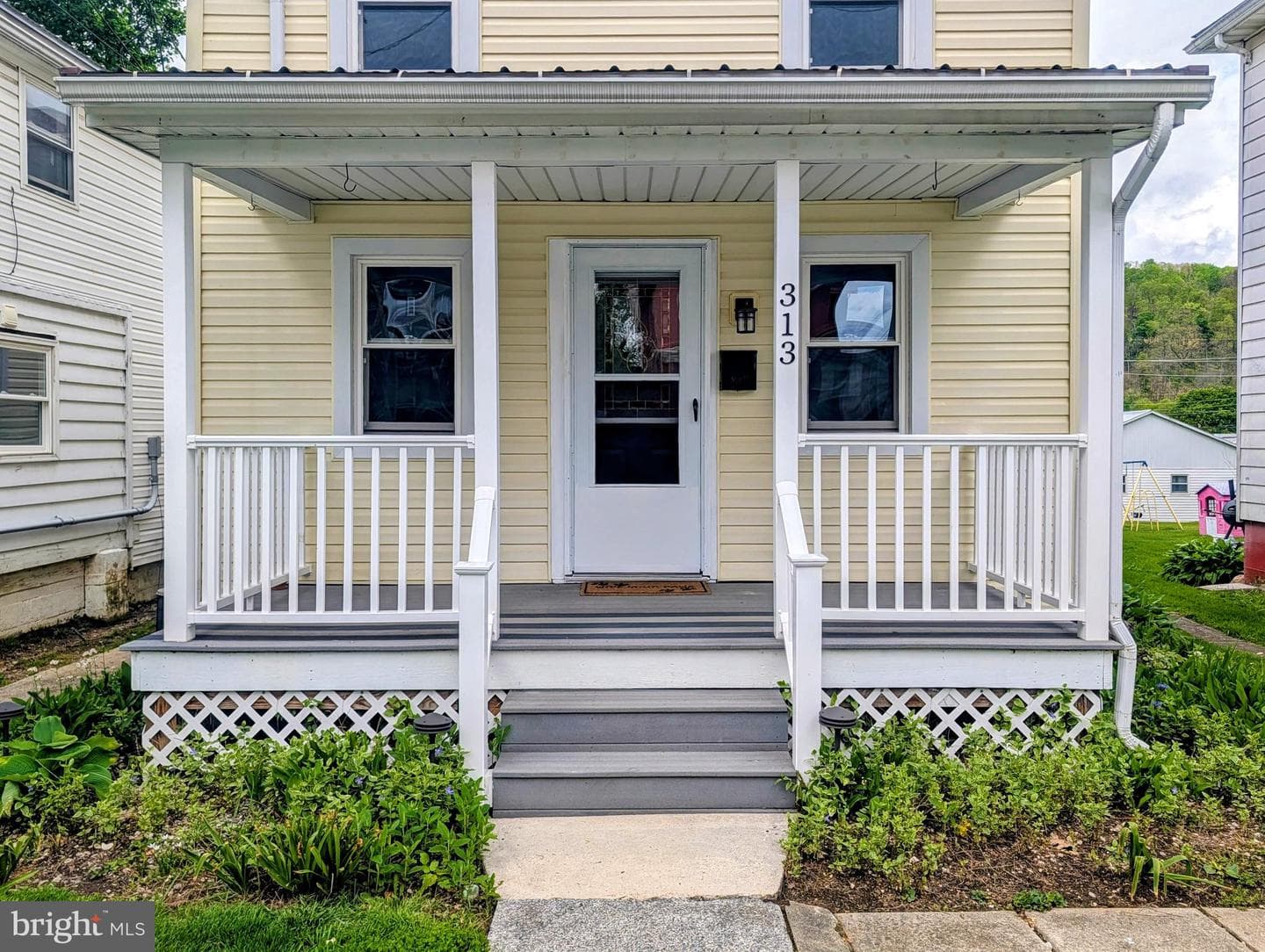 313 E Penn Street photo 3