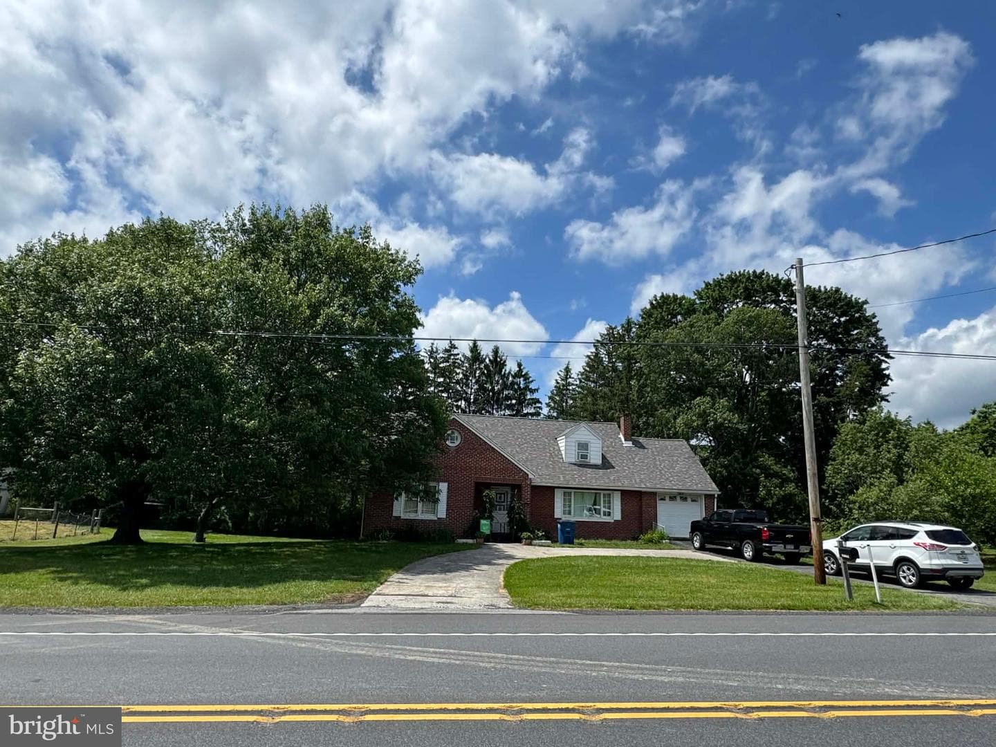 2165 Bedford Valley Road photo 3