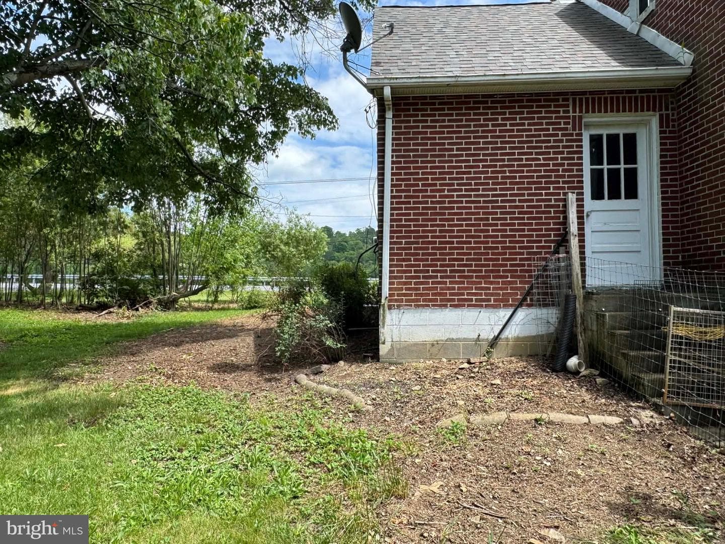 2165 Bedford Valley Road photo 5