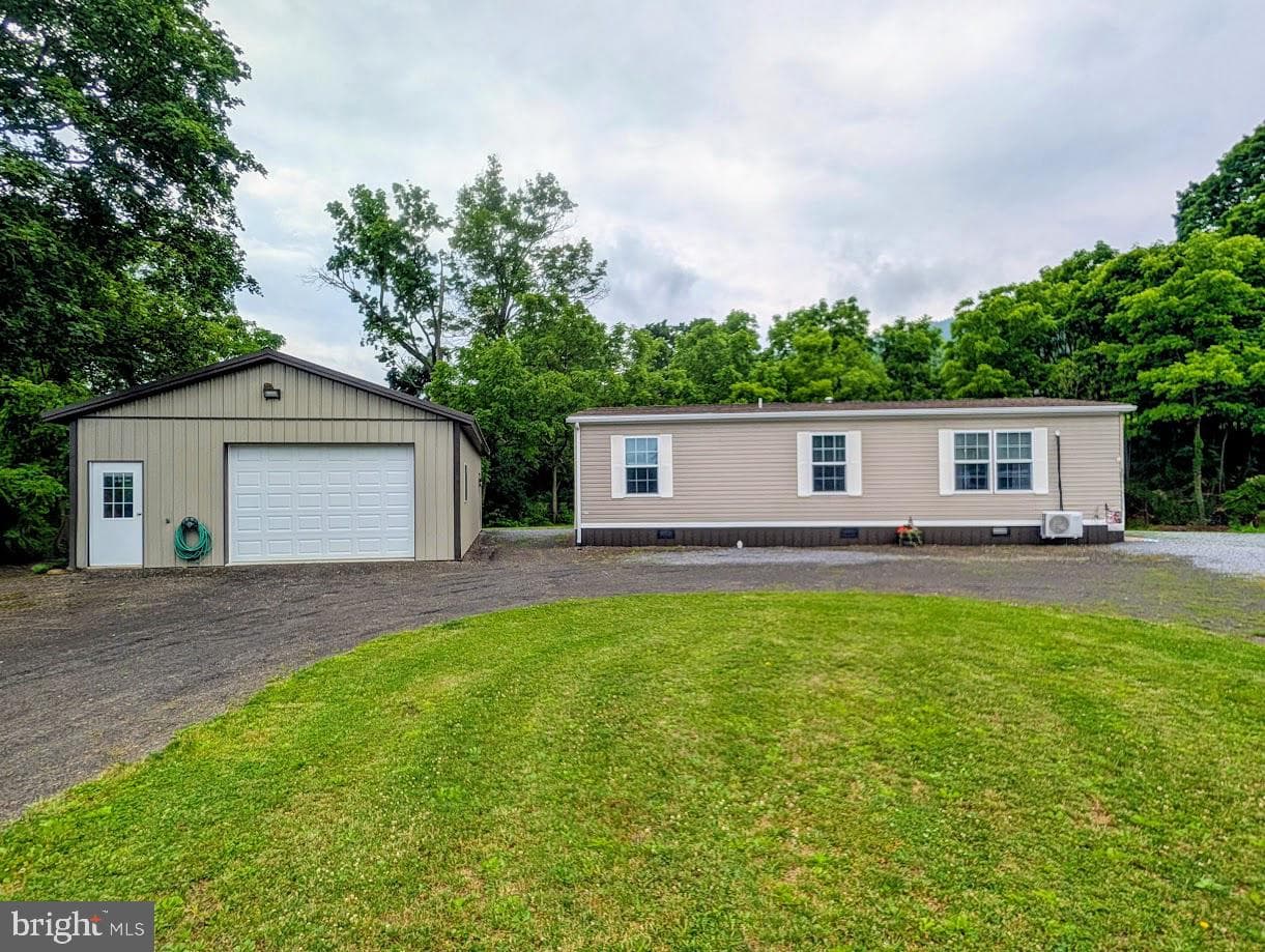 183 Oak Hill Rd, New Enterprise