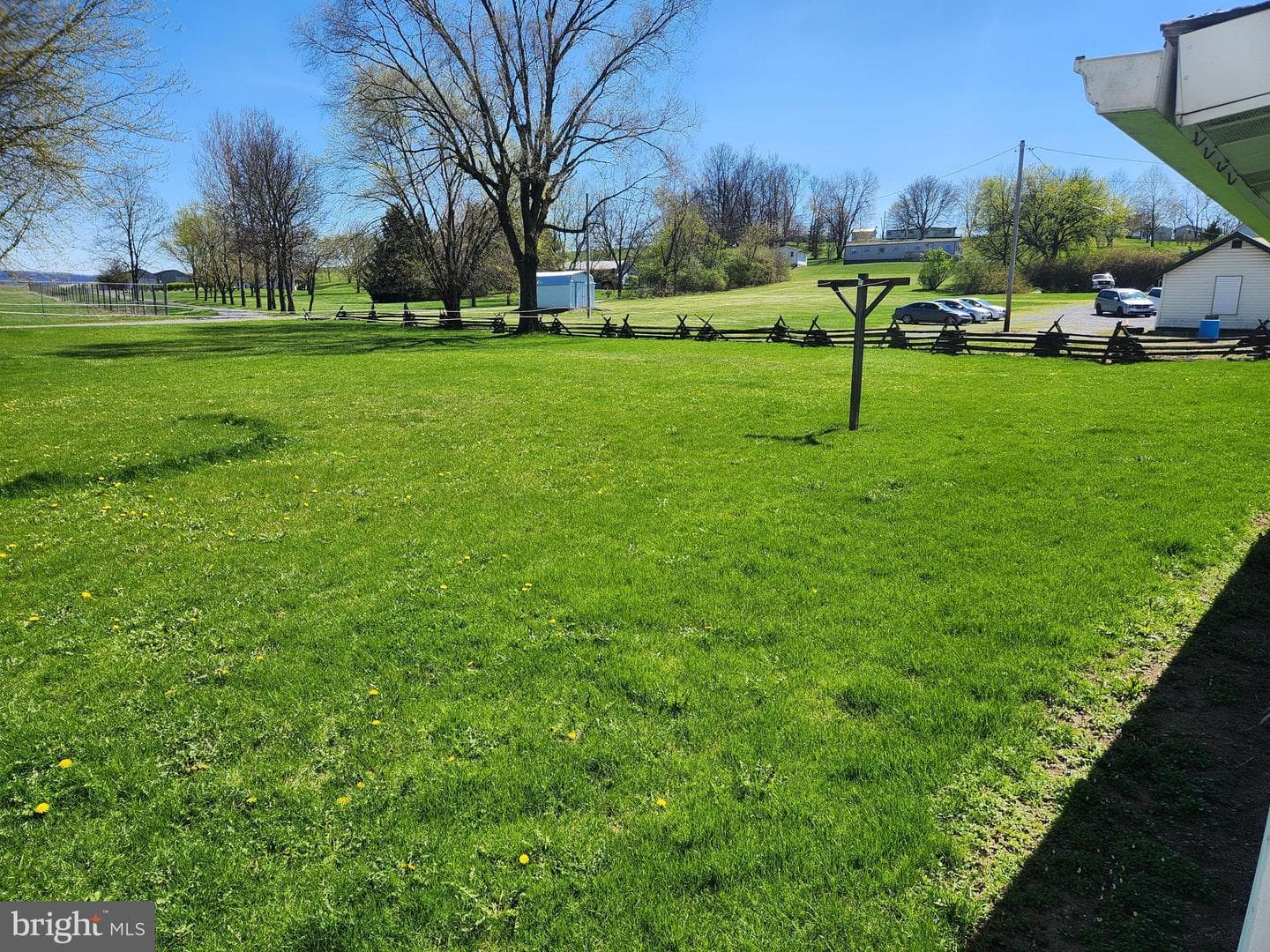 5822 Business 220 photo 31