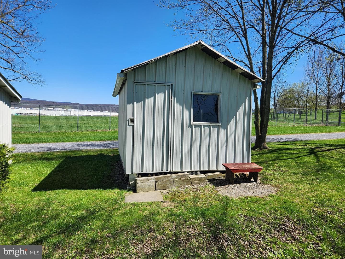 5822 Business 220 photo 33