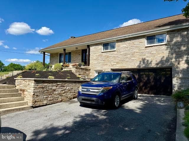 2348 Raystown Road, Everett
