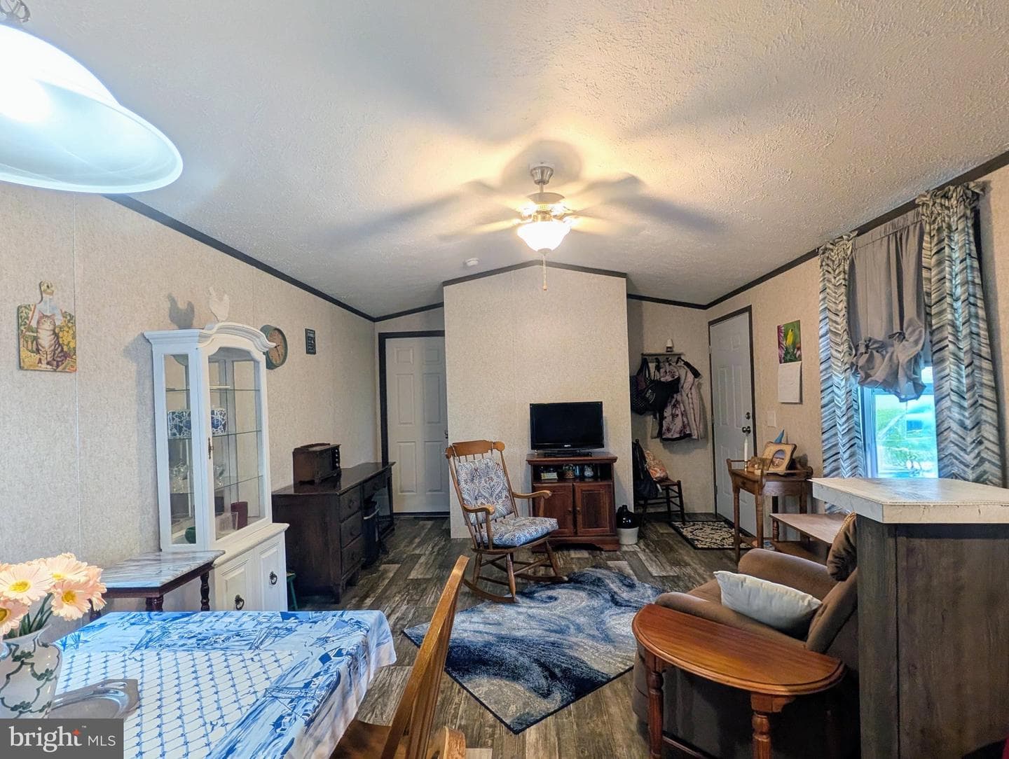 210 Chestnut St photo 12