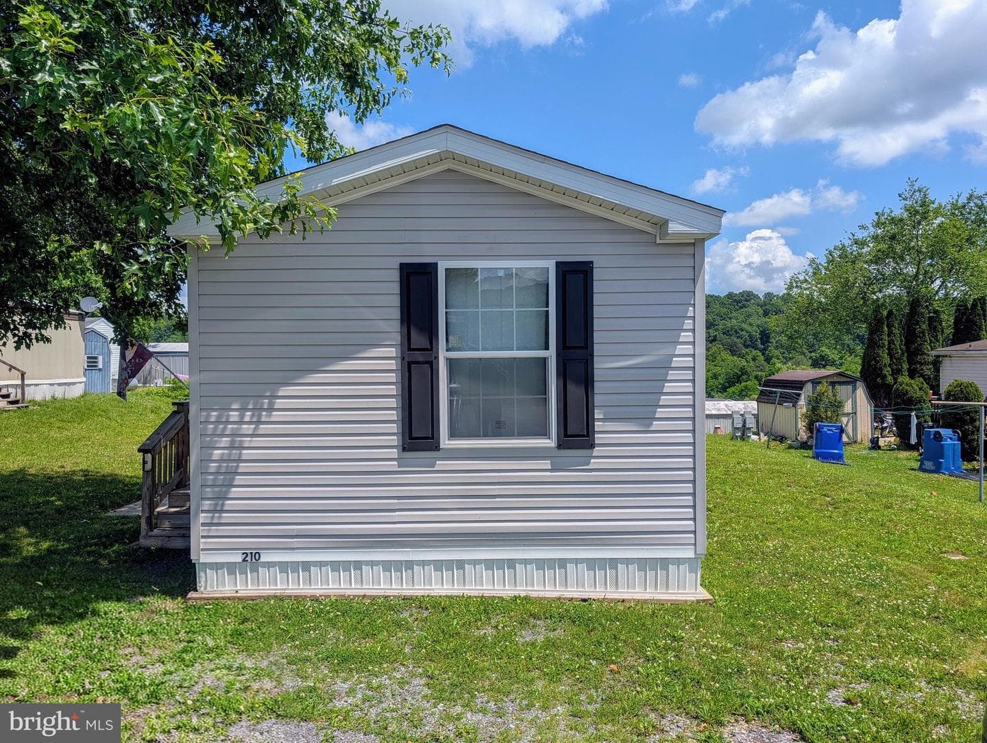 210 Chestnut St photo 6