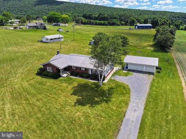 200 Jacks Corner Road, Hopewell