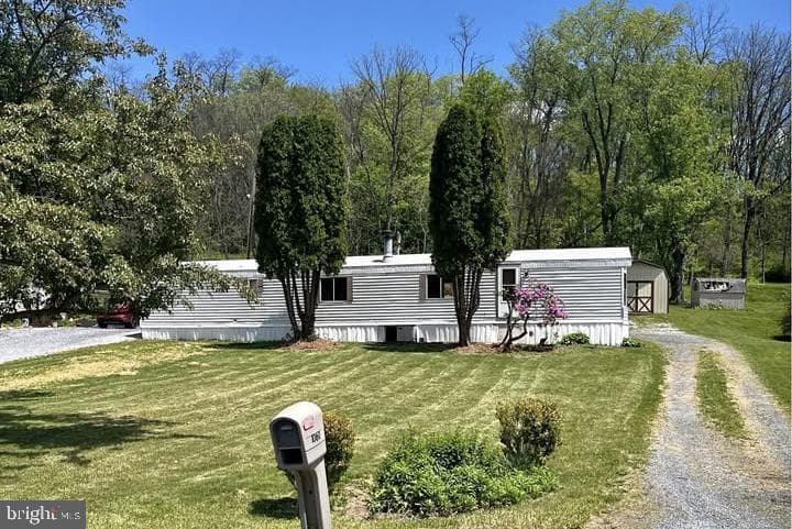 1060 Industrial Avenue photo 1