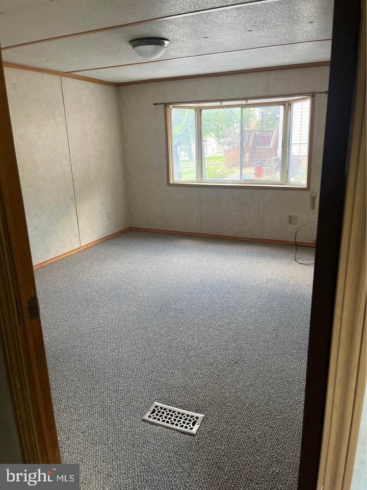1060 Industrial Avenue photo 6