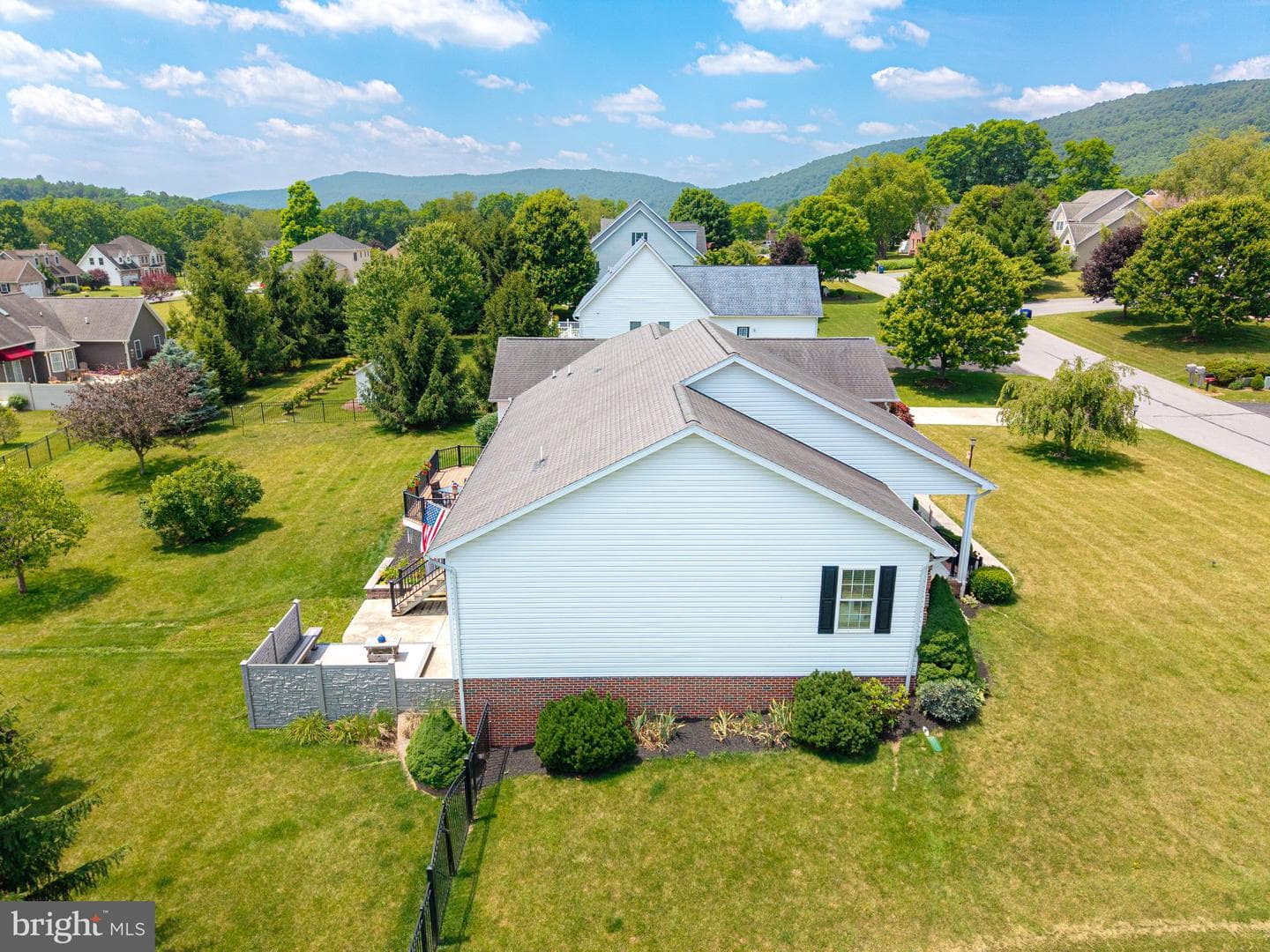 274 Hawthorne Drive photo 53