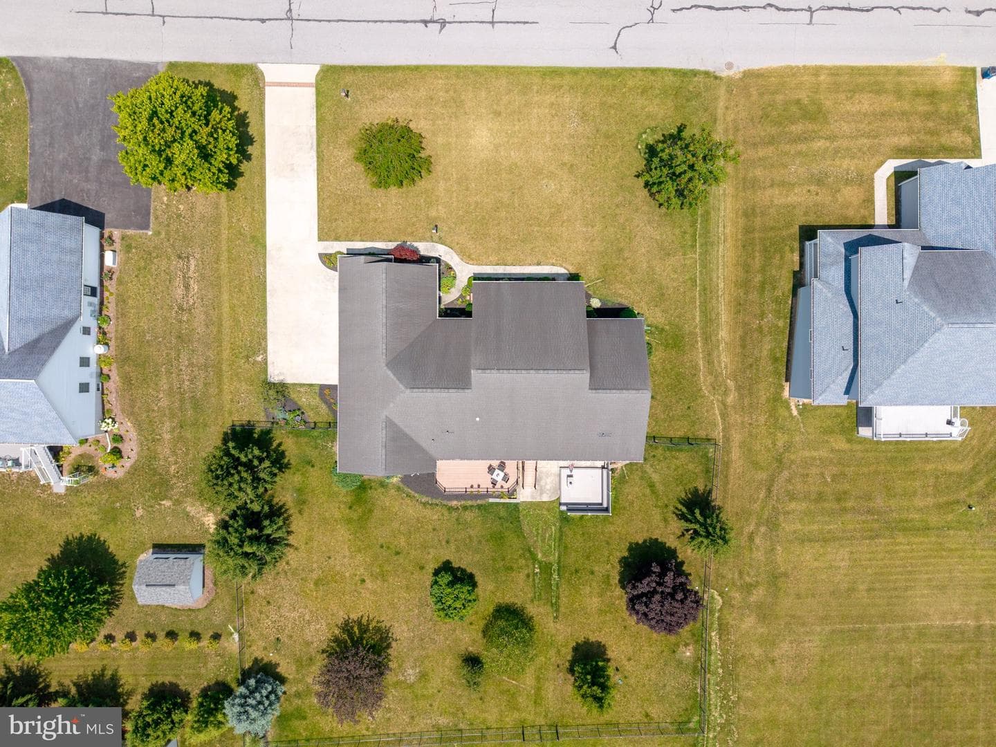 274 Hawthorne Drive photo 60
