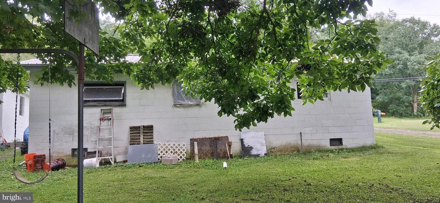 1165 N Imler Valley Rd. photo 3