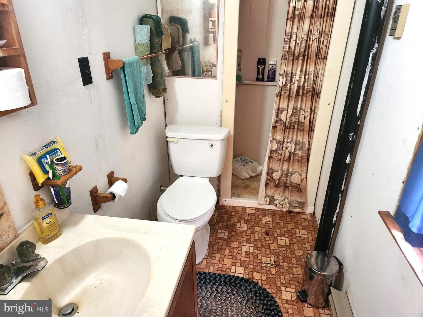 217 Lansing Road photo 9