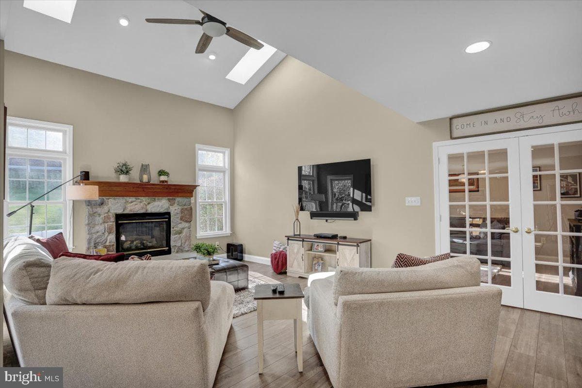 15 Pickwick Place photo 23
