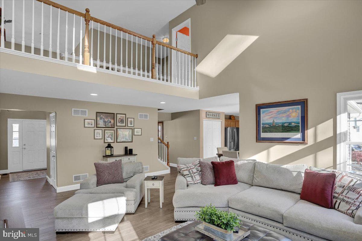 15 Pickwick Place photo 25