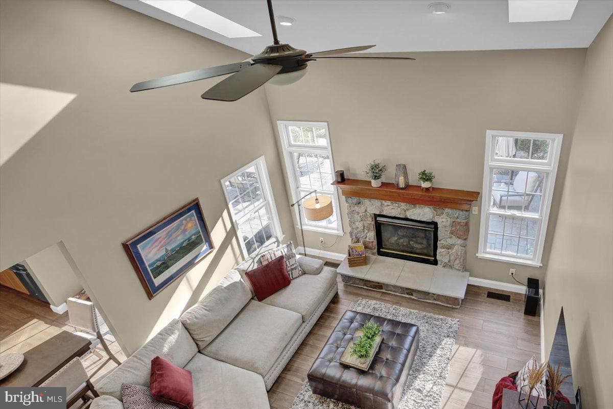 15 Pickwick Place photo 35