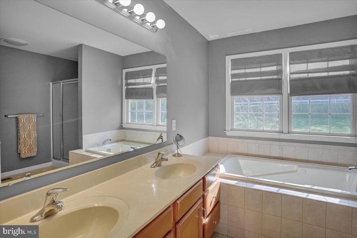 15 Pickwick Place photo 40