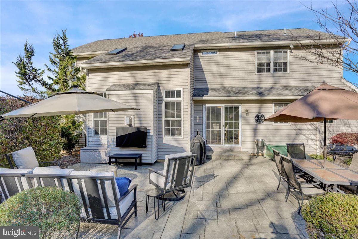15 Pickwick Place photo 54