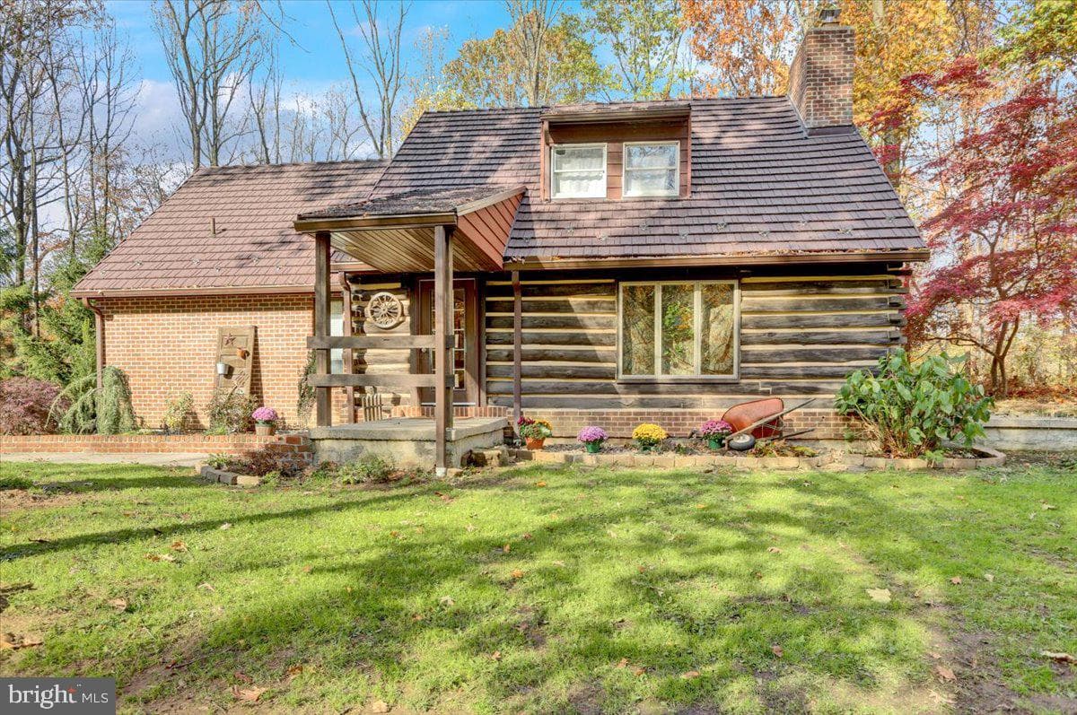 110 Poplar Road photo 1