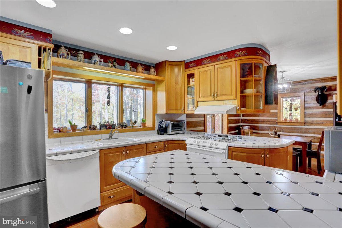110 Poplar Road photo 10
