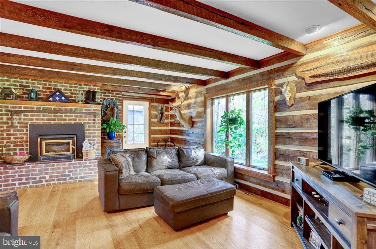 110 Poplar Road photo 2