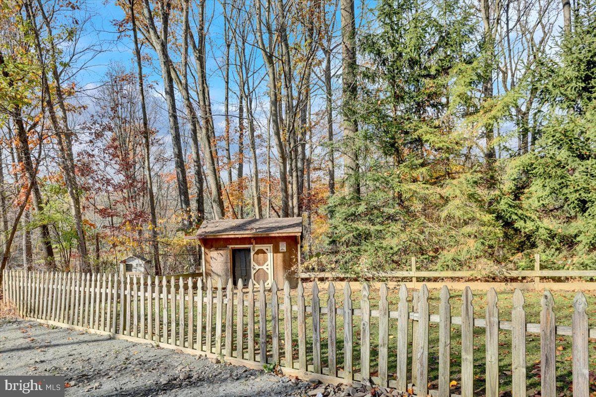 110 Poplar Road photo 29