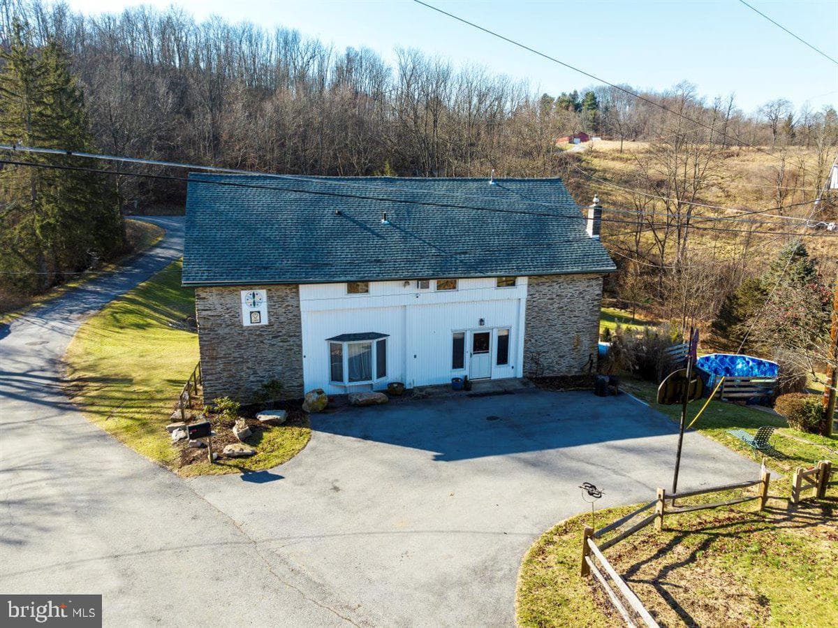 165 Nursery Road photo 2