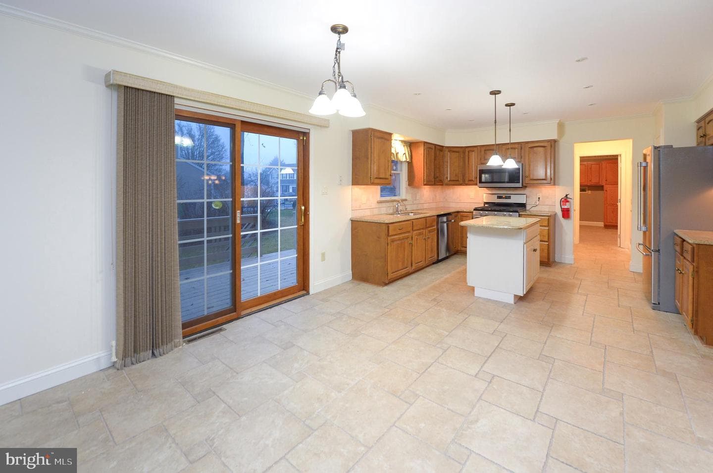 249 Keats Drive photo 11