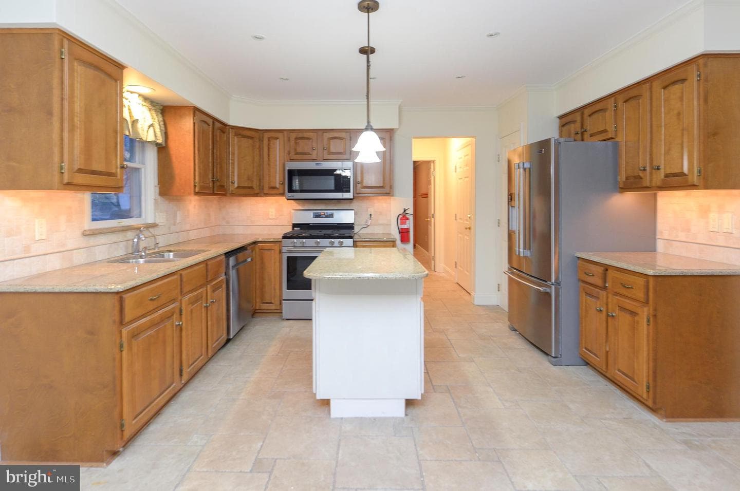 249 Keats Drive photo 13