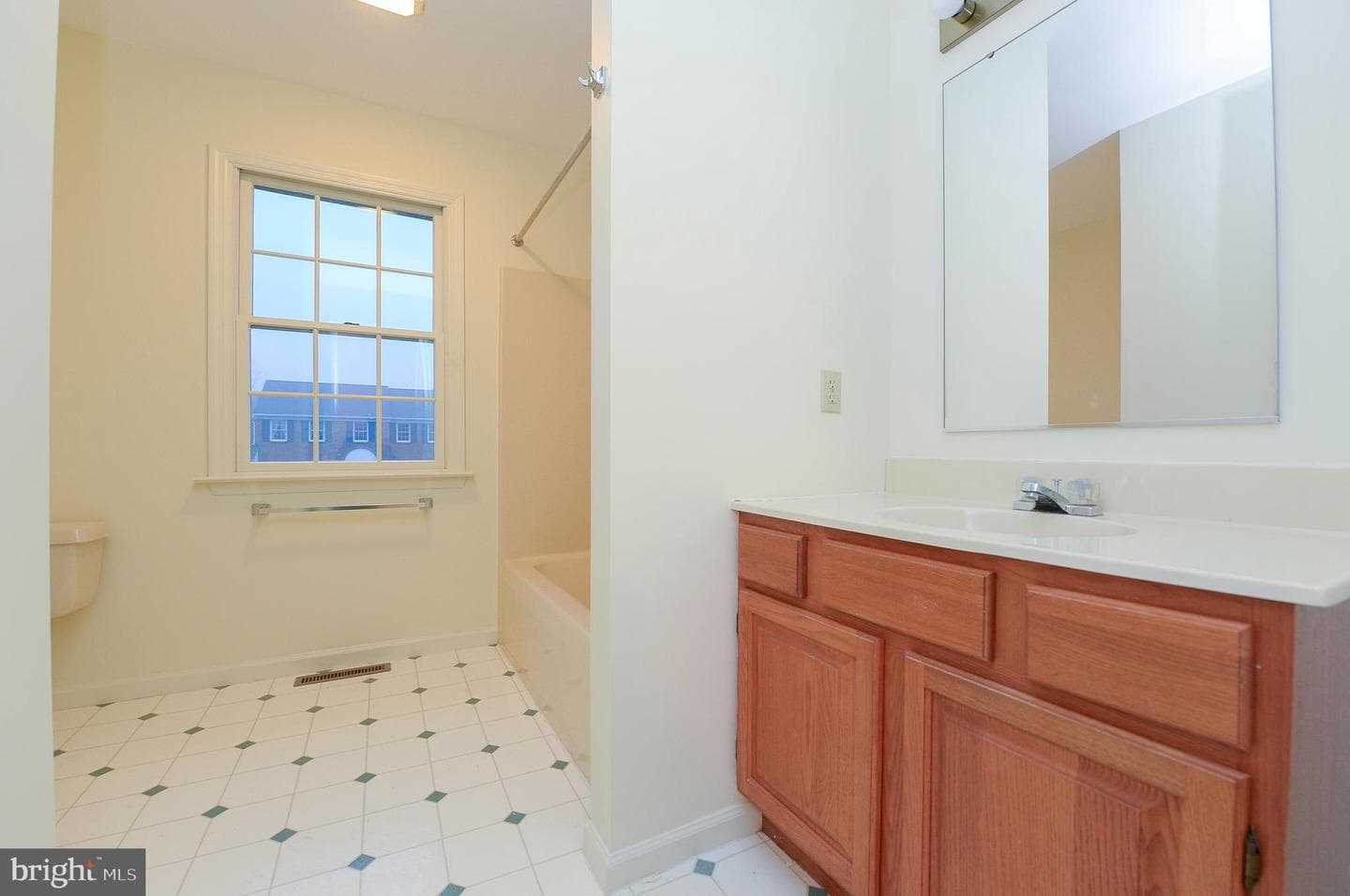 249 Keats Drive photo 26