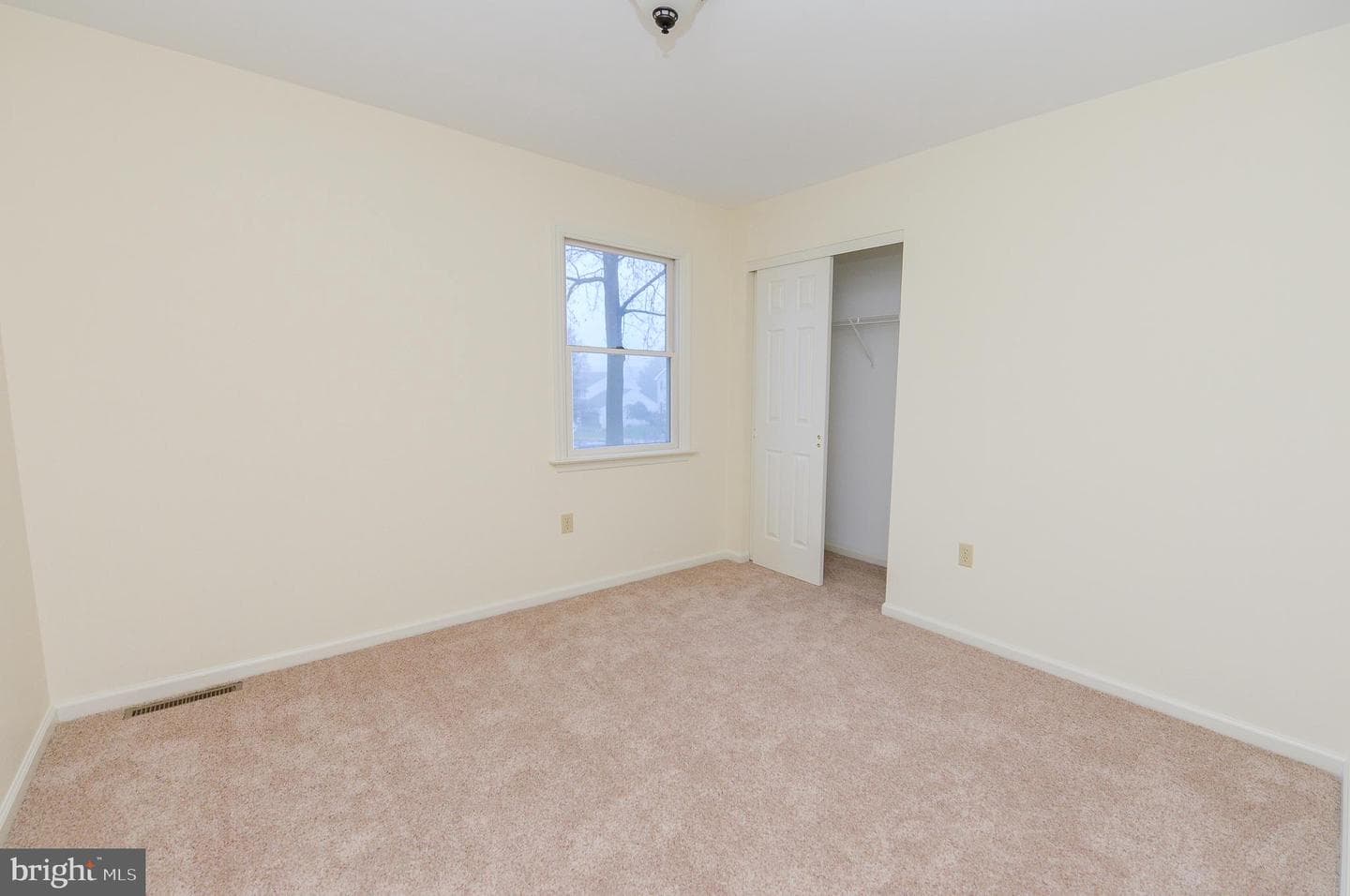 249 Keats Drive photo 29