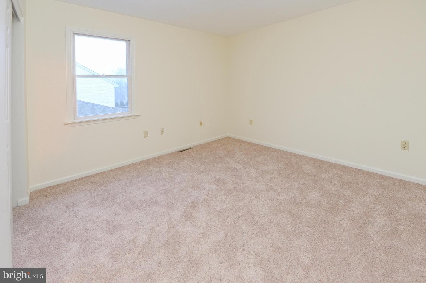 249 Keats Drive photo 30